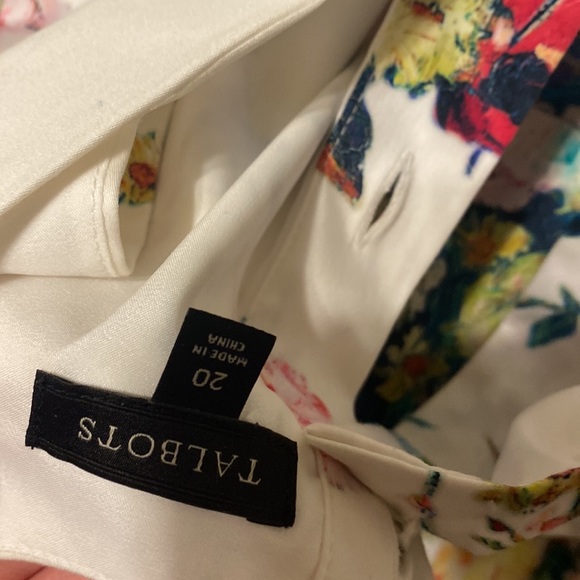 Flowery dress - Picture 3 of 3